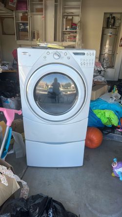 Gas dryer with nice pedestal.