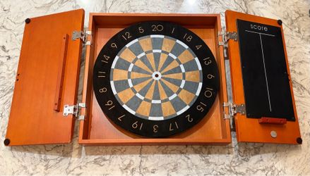 Michael Graves Design Dartboard Set