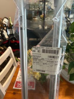 Crutches - Height Adjustable Crutches ( brand new )