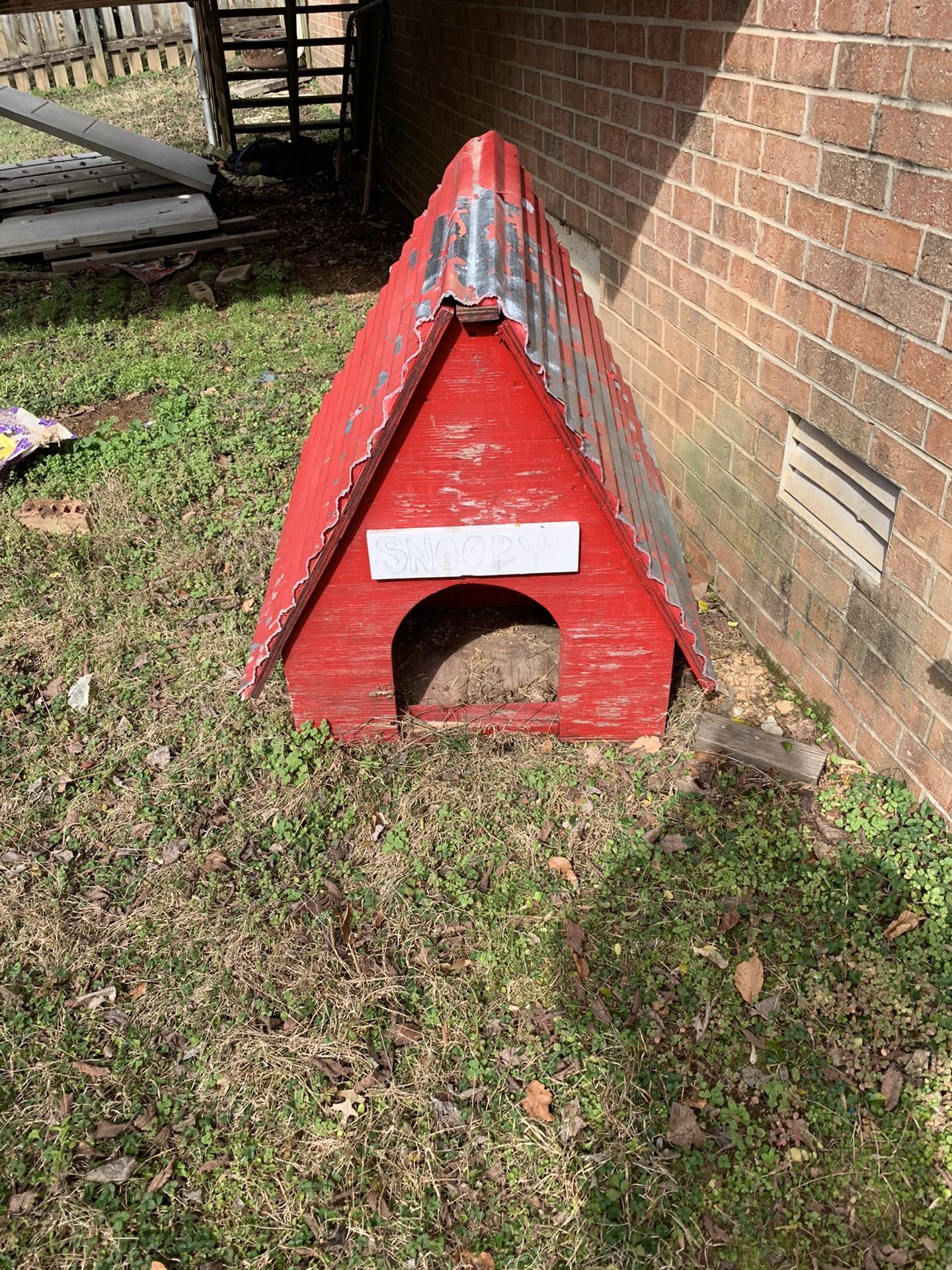 Free Red Metal Roofed Dog House
