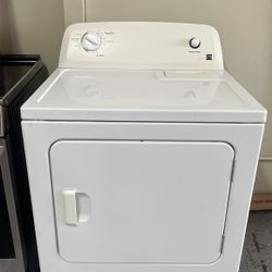 Kenmore Gas Dryer In White 