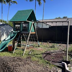 Play swingset