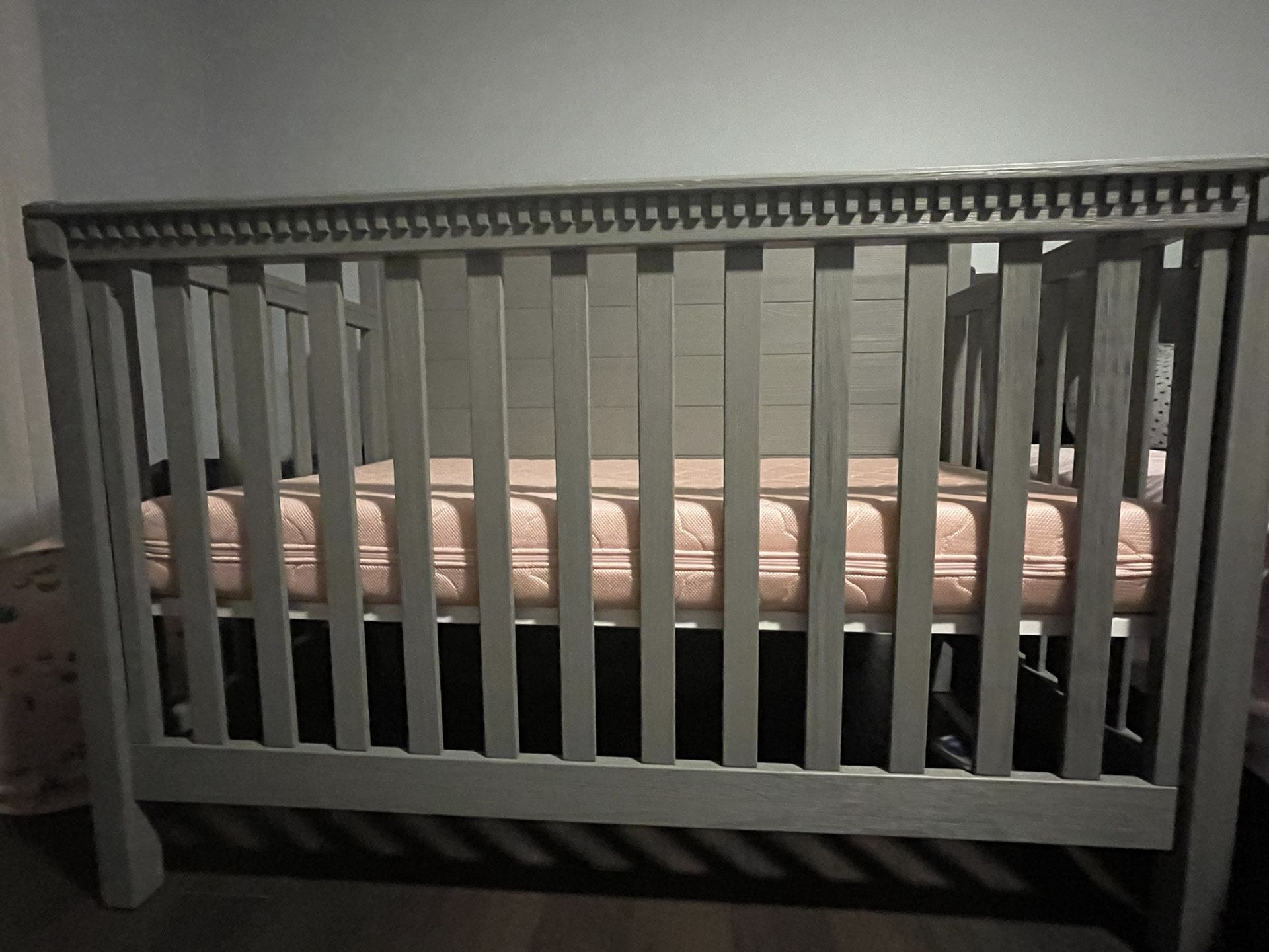 Convertible Crib (Weathered Charcoal)