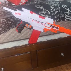Nerf Strike Ultra Electric Gun (mint Condition With Batteries But No Bullets) 
