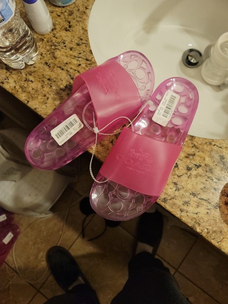 COACH,PINK,SLIDES