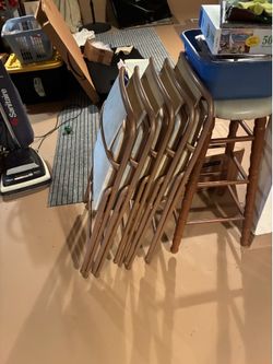 5 foldable chairs