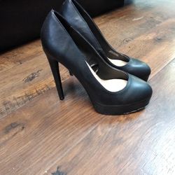 Forever 21 Black Heels/Shoes Size 7.5