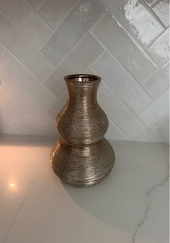 Vase gold