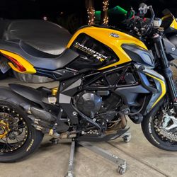 2017 MV Agusta Dragster RR 800