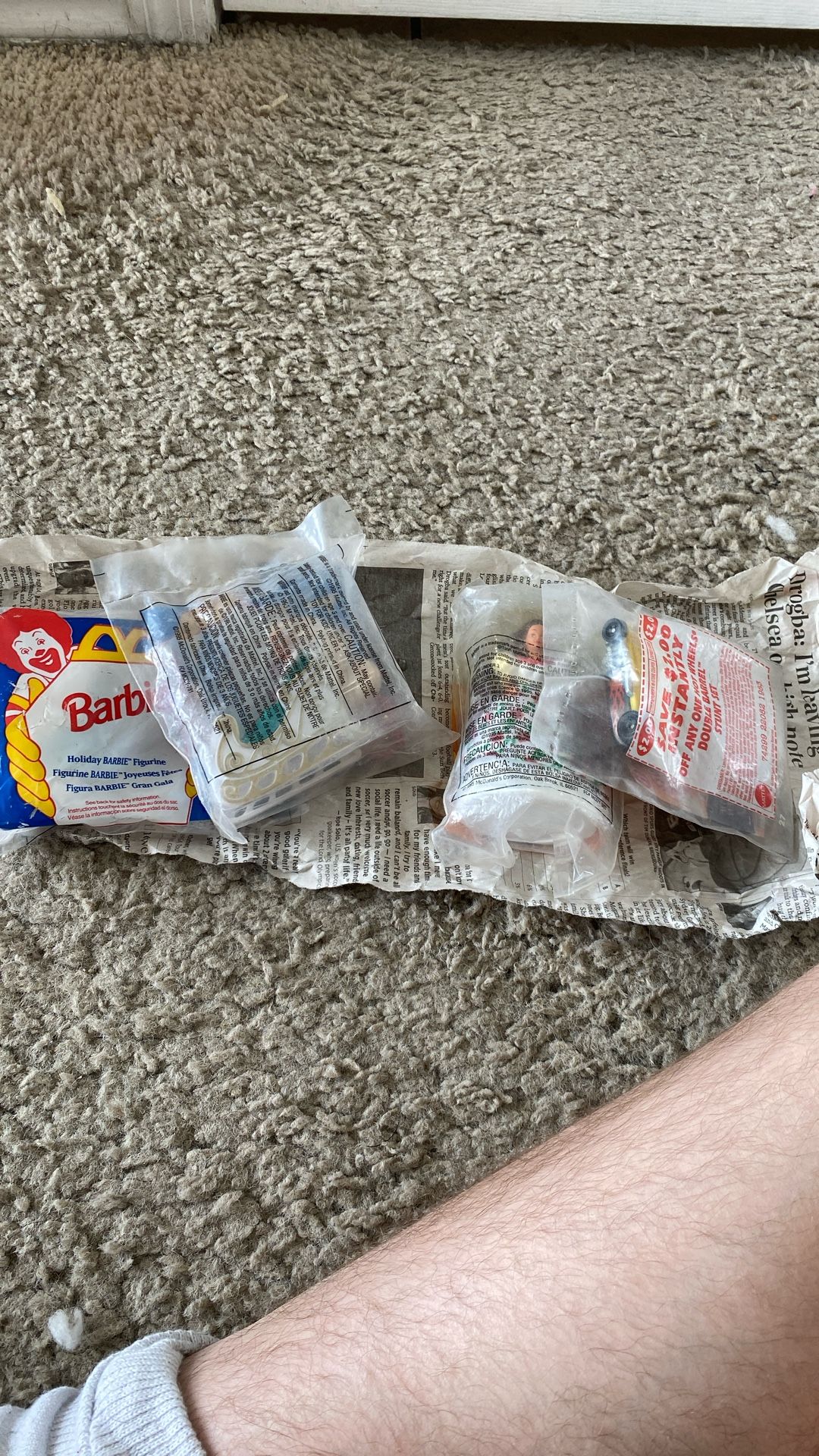 1995 Mixed Barbie Figurines And Hot Wheels Meals Toys