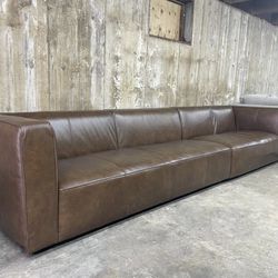 Delivery/Financing Available - Brady Abbyson Leather Sectional Sofa