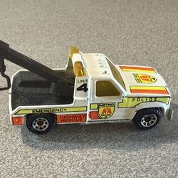 Matchbox 1987 Diecast 3" Car Vehicle - GMC Wrecker Tow Truck Metro Police Unit 4