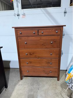 IKEA Hemnes 6 Drawer Dresser (Delivery available)
