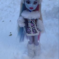 Abby Abominable ( Monster High Doll )
