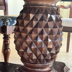 Solid Wood Table Pineapple Base With 6 Chairs And Leaf