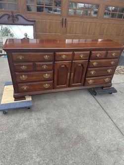 Bedroom Dresser / Mirror
