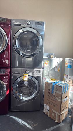 Nice like new LG washer and gas dryer set