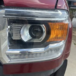 GMC  Sierra Hd Driver Side Headlight Oem 