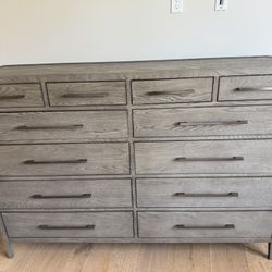 🔥 RH Style Modern Gray 10-Drawer Solid Wood Dresser – $1,250 REDUCED PRICE TO SELL! 