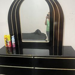 FREE BLACK DRESSER & MIRROR
