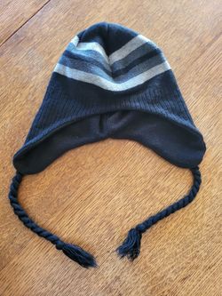 🧢 Black & Gray Earflap Winter Hat with Fleece Lining 🧢