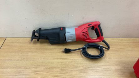 MILWAUKEE 6538-21 SAWZALL RECIPROCATING SAW.