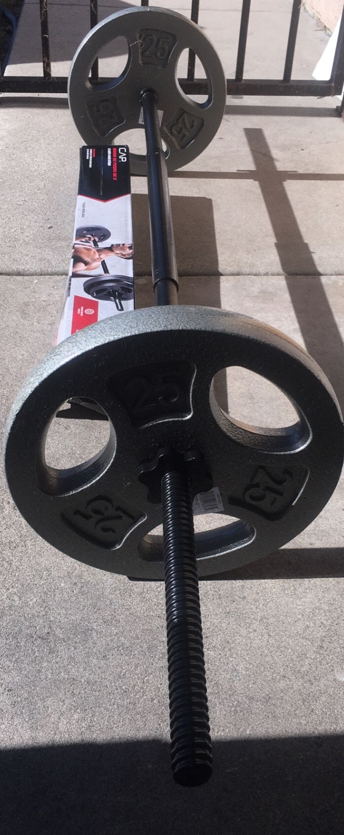 Weights 5ft straight bar or curl bar with a set of 25lb plates