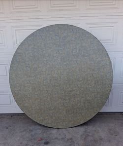 Large Round Banquet (60 in wide)