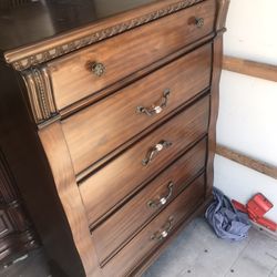CHEST OF DRAWERS