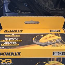 Brand New Dewalt 20v 5.0 POWER STACK battery $100