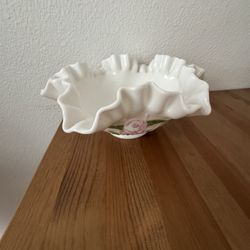 Vintage Westmoreland Milk Glass Ruffled Bowl Pink Roses & Trellis 8"