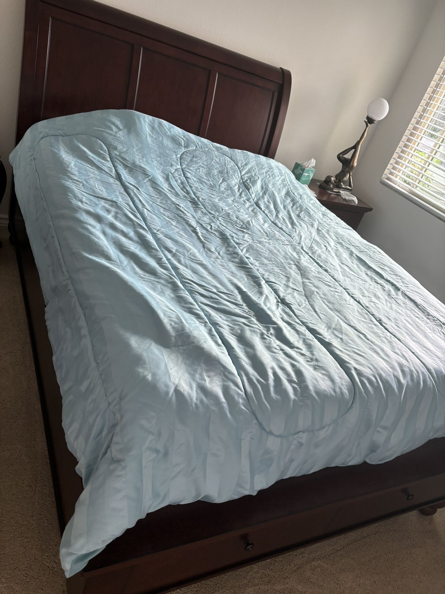 Solid Mahogany Queen Bed frame 