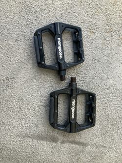 Mongoose Aluminum Platform Bicycle Pedals (1/2" Thread)