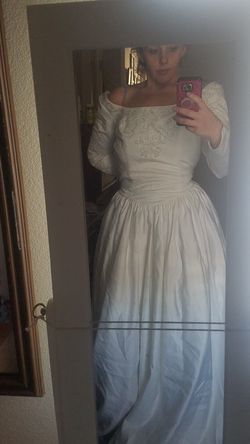 Wedding dress 14 but can be altered