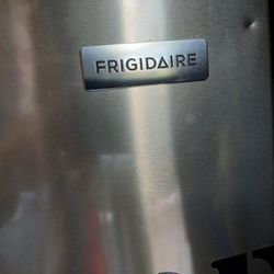 Frigidaire refrigerator 
