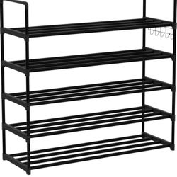 2 Shoe racks 