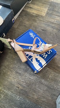 Women’s size 11 heels