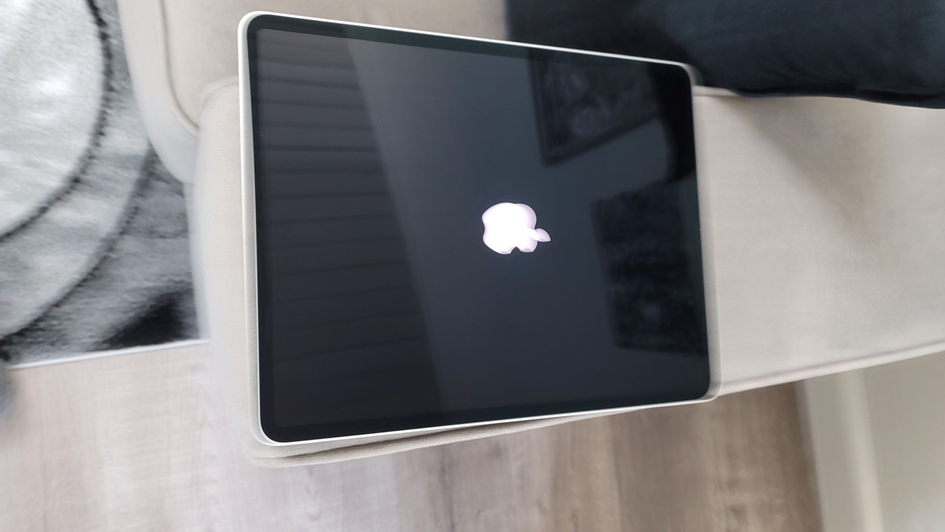 M1 Ipad Pro 12.9 Inch Like New