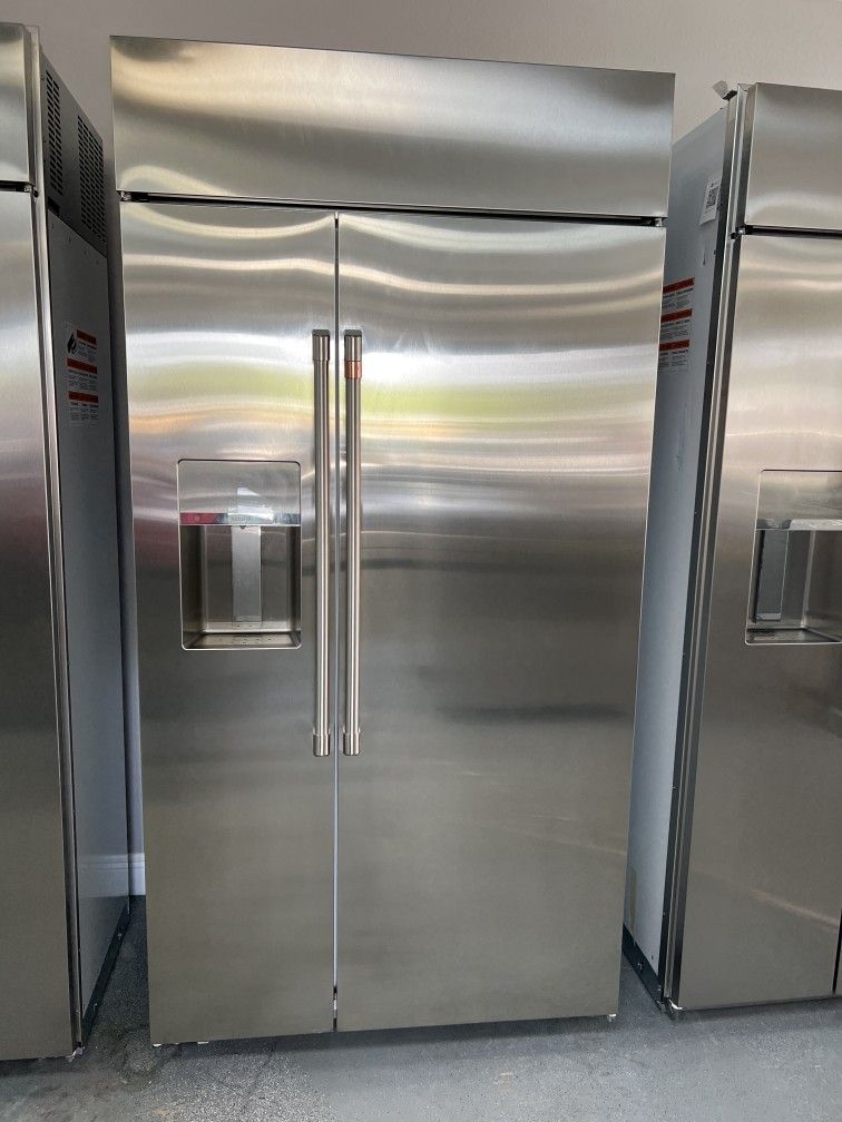 Auto Fill Button Showcase LED Lighting Refrigerator By Cafe