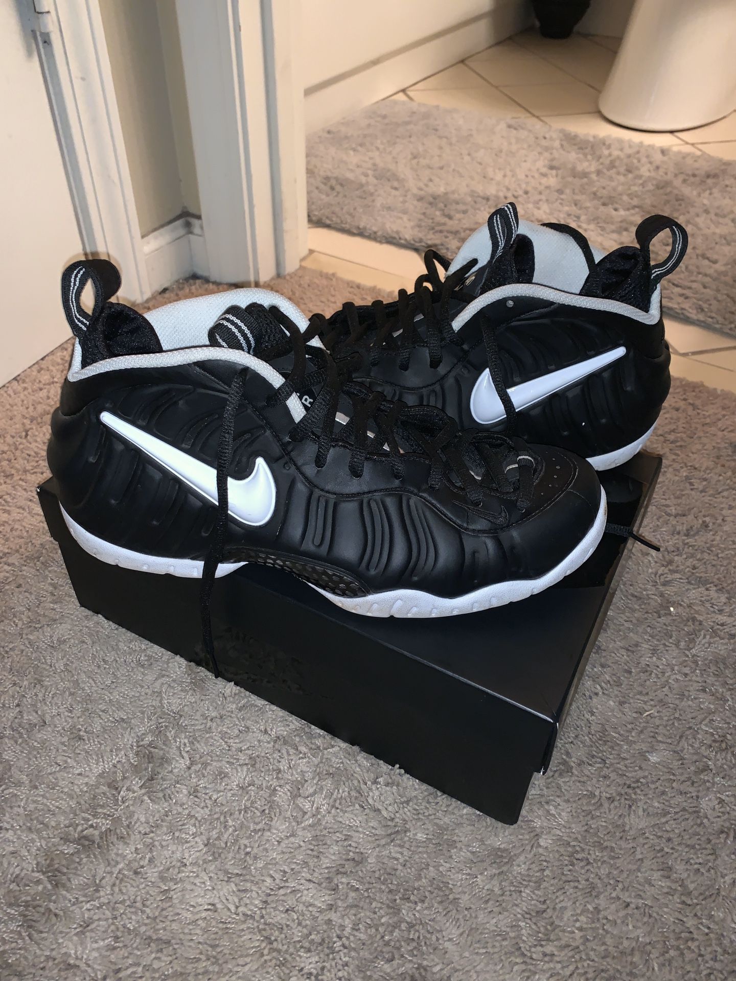 Nike Air Foamposite Pro Size 10.5