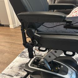 Jazzy Hydraulic Wheel Chair