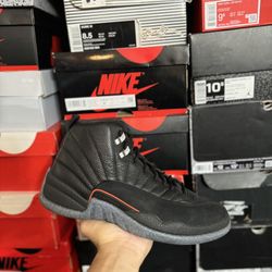 Jordan Utility 12s size 9.5 VNDS