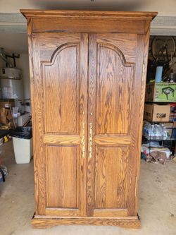 Armoire- Wood, 6', Lighted