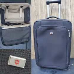 Swiss Army Luggage 🧳 Cloth Internal Frame $25