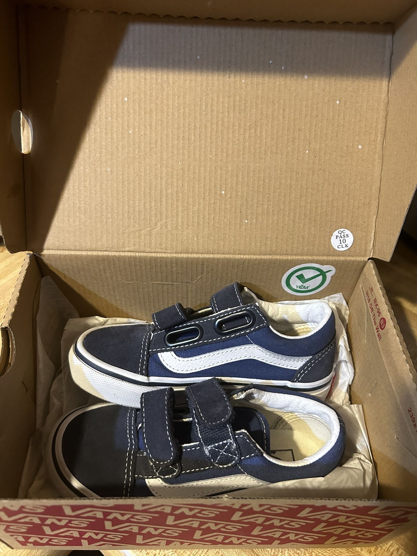 New valcro vans size 11 C Not free