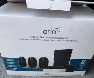 Arlo - Pro Outdoor Security Camera (6th Gen, 2025 Release) - Wireless, Rechargeable Battery with Charging Station, 3-Cam - White