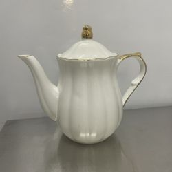 Tea pot