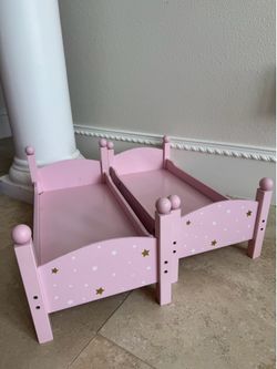 Doll beds