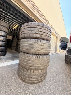 275/40/21 Pirelli scorpion verde A/S 70%+ tread (4)