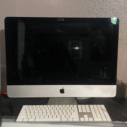 Apple Computer With Wireless Mouse And Keyboard
